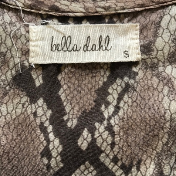 Bella Dahl Snake Print Tunic Blouse Top Shirt Womens Small Long Sleeve Brown Tan - Picture 6 of 12